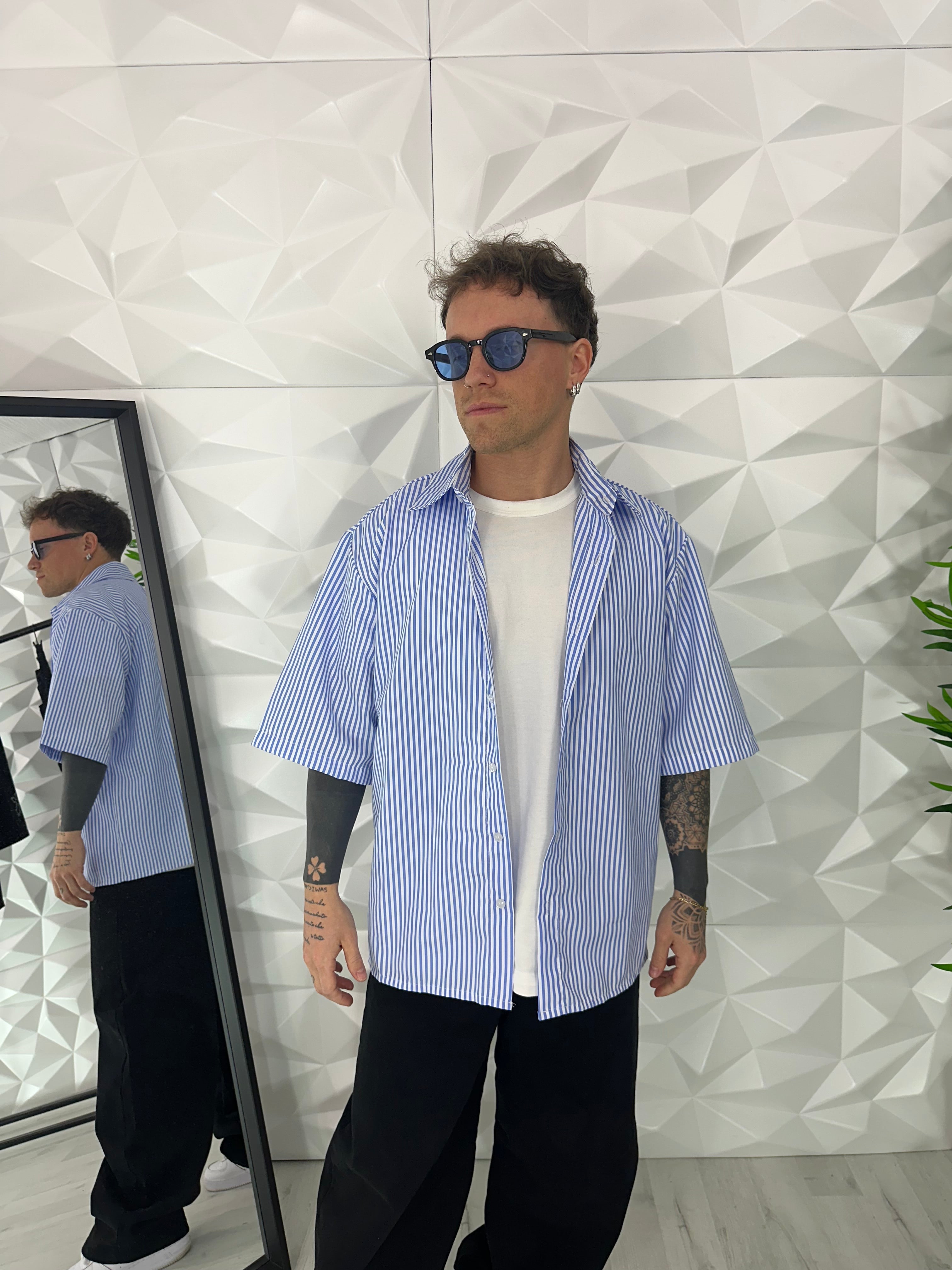 Camicia a righe in popeline con vestibilità comoda